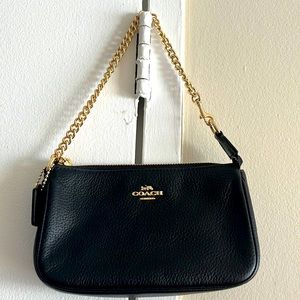 Coach real one 19 Small Pebbled Leather Chain Pouchette it’s new not use